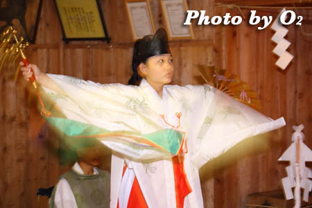 神楽舞　鈴上