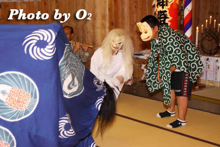 美和八幡神社　目名権現獅子舞　美和権現獅子舞　白狐　親子